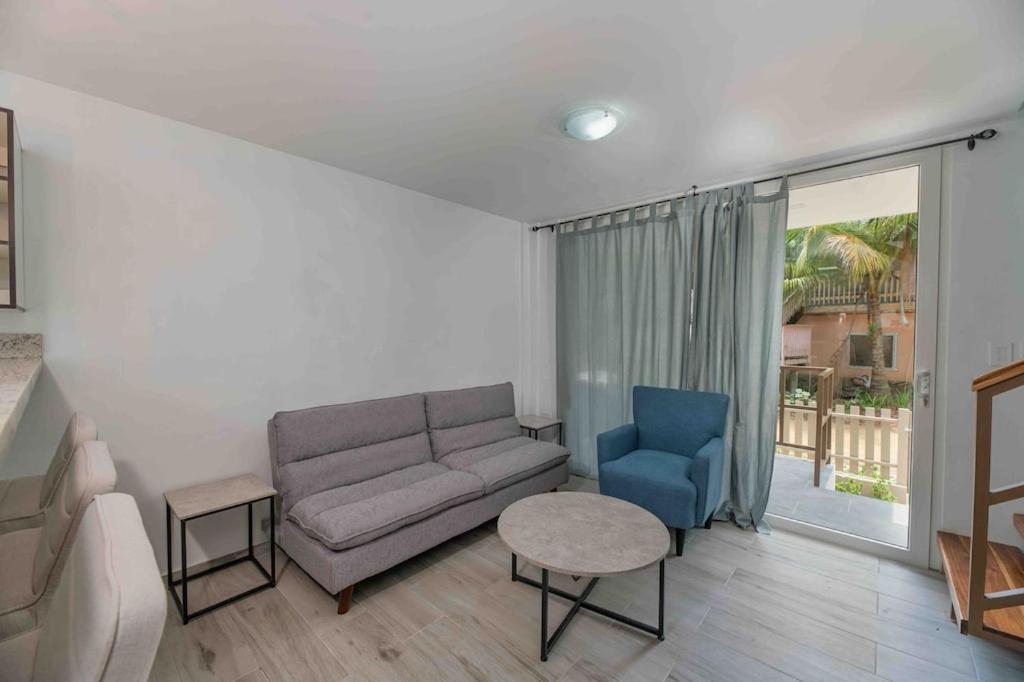 Cozy Beach Villa At The Shores 5 Minutes From The Beach Вест-Энд Экстерьер фото