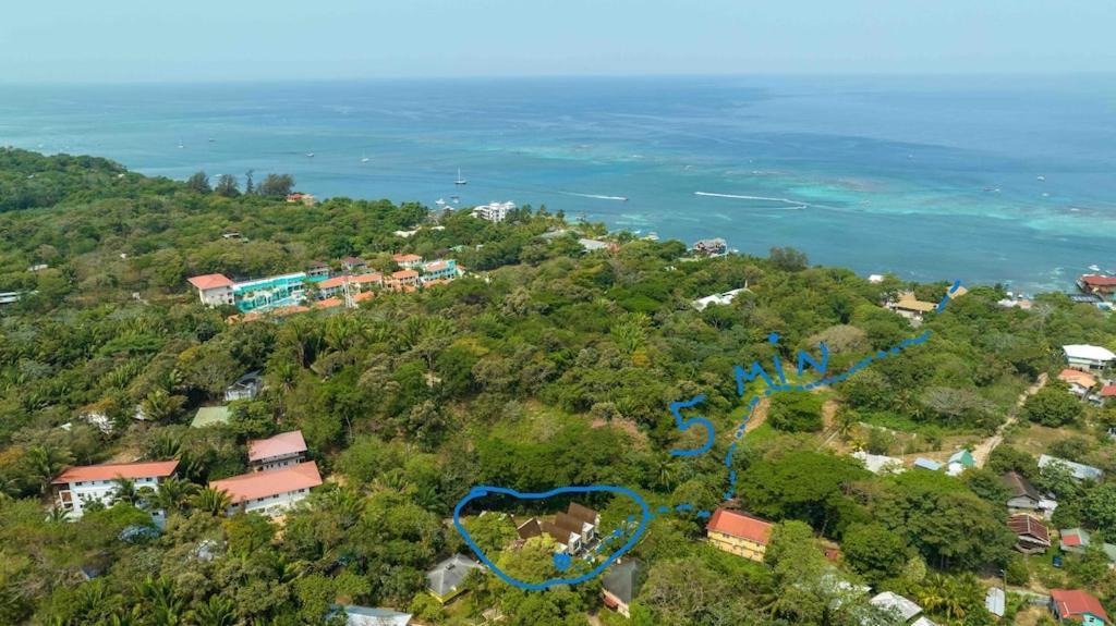 Cozy Beach Villa At The Shores 5 Minutes From The Beach Вест-Энд Экстерьер фото